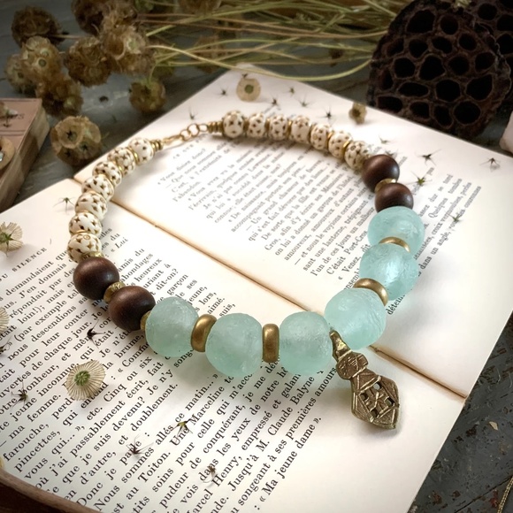 1900's ANTIQUE KROBO GHANA AFRICAN GLASS BEADED NECKLACE - Picture 4 of 10